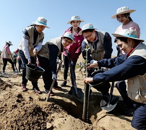 쿠부치 사막 '대한항공 녹색생태원' 조성 사업.