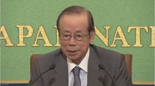 사진=일본기자클럽에서 회견하는 후쿠다 전 총리. NHK 캡처.