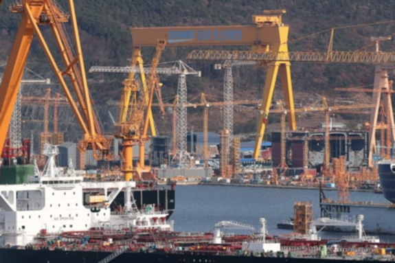[FOCUS] 한국 조선업계 구명줄 'LNG선' 과잉 수주 논란