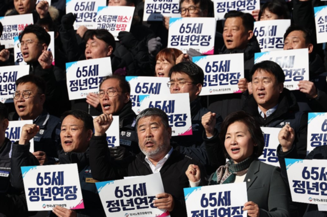 [정책진단] 초고령사회 해법 '65세 정년 연장', 쟁점과 과제는?