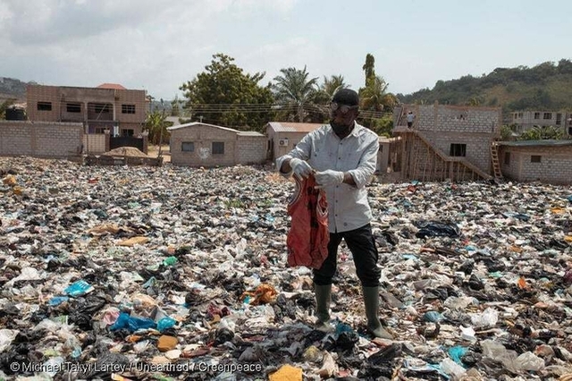 "블랙프라이데이의 그림자" 탄소 급증과 폐기물 쓰나미…무너지는 생태계