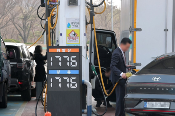 '석유 최고가격제' 장기 부작용 경고..."장기 시장 왜곡 우려"