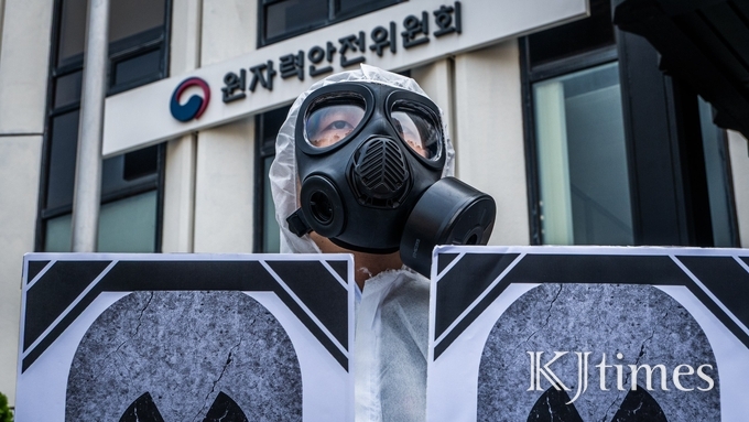 지난 18일, 시민사회단체 연대체인 ‘탈핵시민행동’과 종교계 기후단체인 ‘종교환경회의’는 서울 종로구에서 공동 기자회견을 열고 노후 핵발전소의 수명연장 중단을 강력히 촉구했다.(사진=탈핵시민행동)